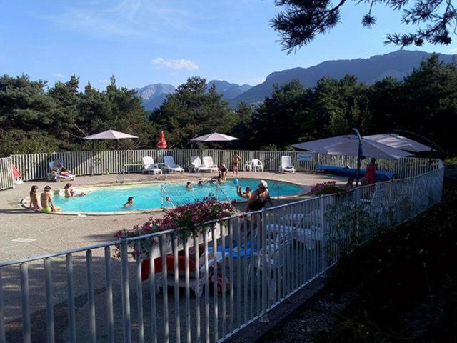 Saint-Martin-de-Clelles Camping La Chabannerie酒店 外观 照片